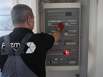 Prizma FM Zrt.: Műszaki üzemeltetés, létesítménygazdálkodás, létesítményfenntartás, hatósági felülvizsgálat a Prizma Csoporttól. Munkatársaink az ország minden pontján partnereink rendelkezésére állnak-rendszeresen karbantartott berendezések, minőség, hatékonyság és  gazdaságosság!